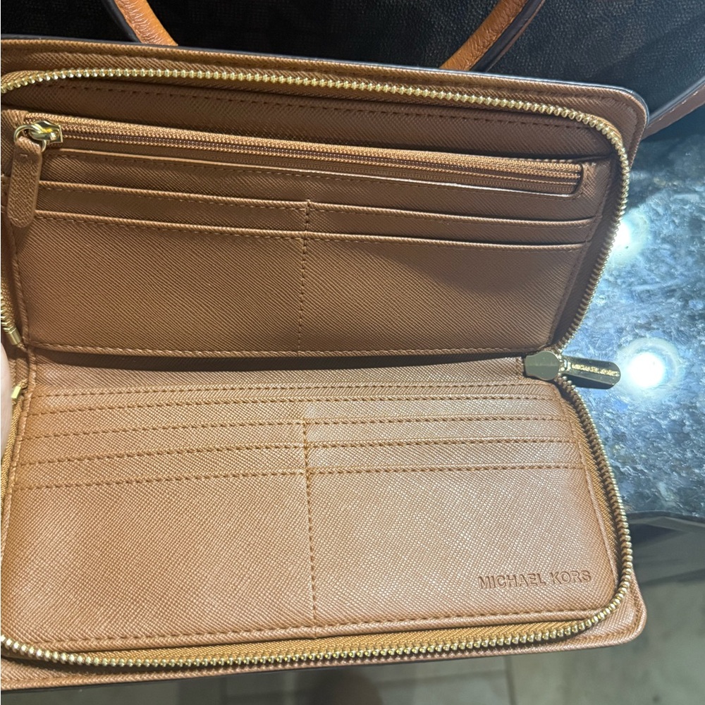 NWT MK Large Hamilton purse with matching wallet - Picture 3 of 11